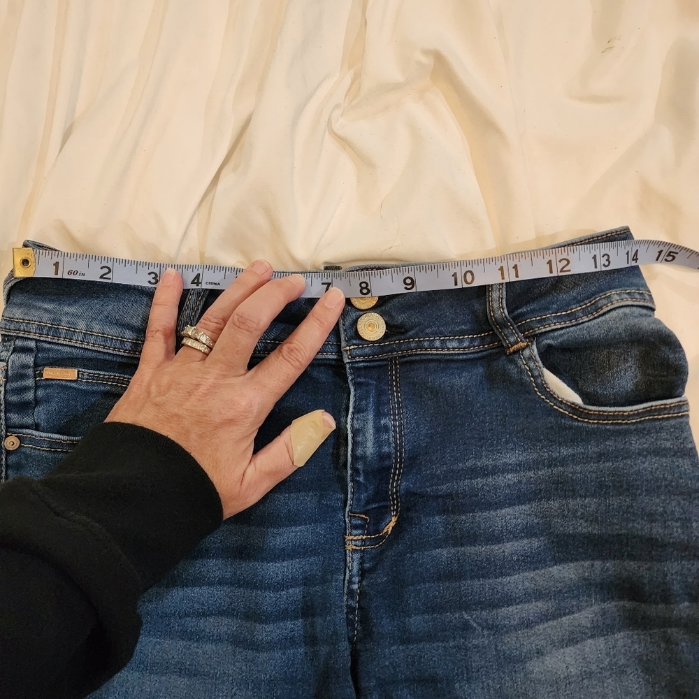 Wallflower Denim Jean shorts Size 9 - Picture 11 of 16